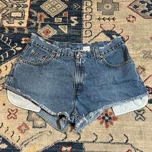 Vintage Levi’s 565 cut off shorts